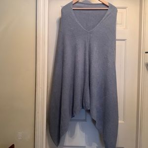 Barefoot Dreams poncho. One size plus